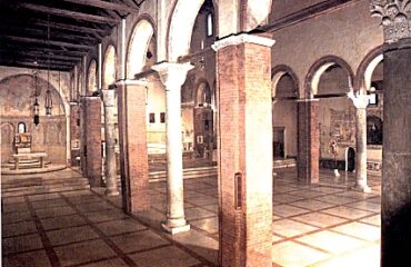 interno-cattedrale-caorle-navata-sinistra
